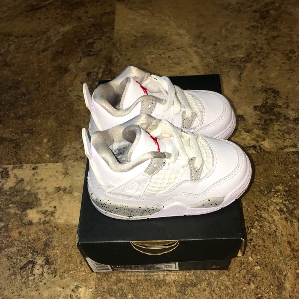 NEW Jordan Retro 4 ‘Tech White’ White Oreo Size 5C